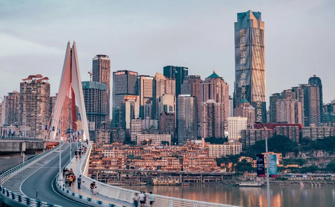 重庆之声,致敬听众,亲爱的朋友们共同聆听