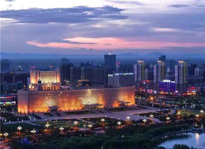 巴彦淖尔巷弄深处的味觉之旅